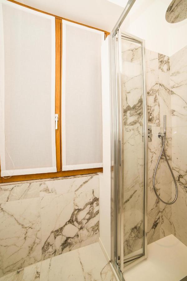 Milan Chic Luxury Apartments-Hosted By Sweetstay Exterior photo