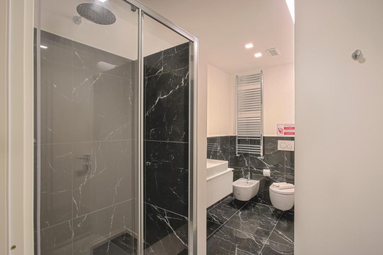 Milan Chic Luxury Apartments-Hosted By Sweetstay Exterior photo