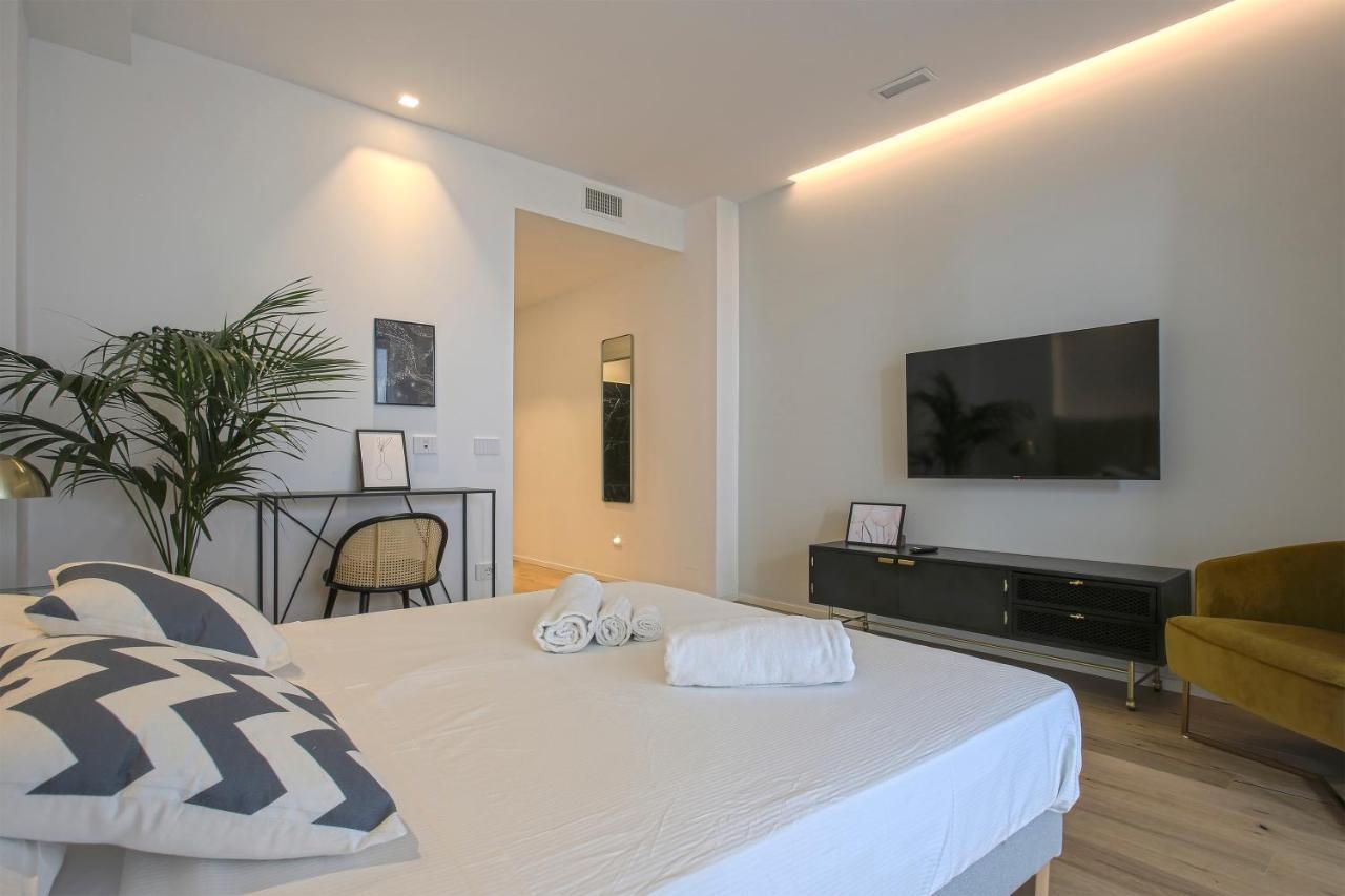Milan Chic Luxury Apartments-Hosted By Sweetstay Exterior photo